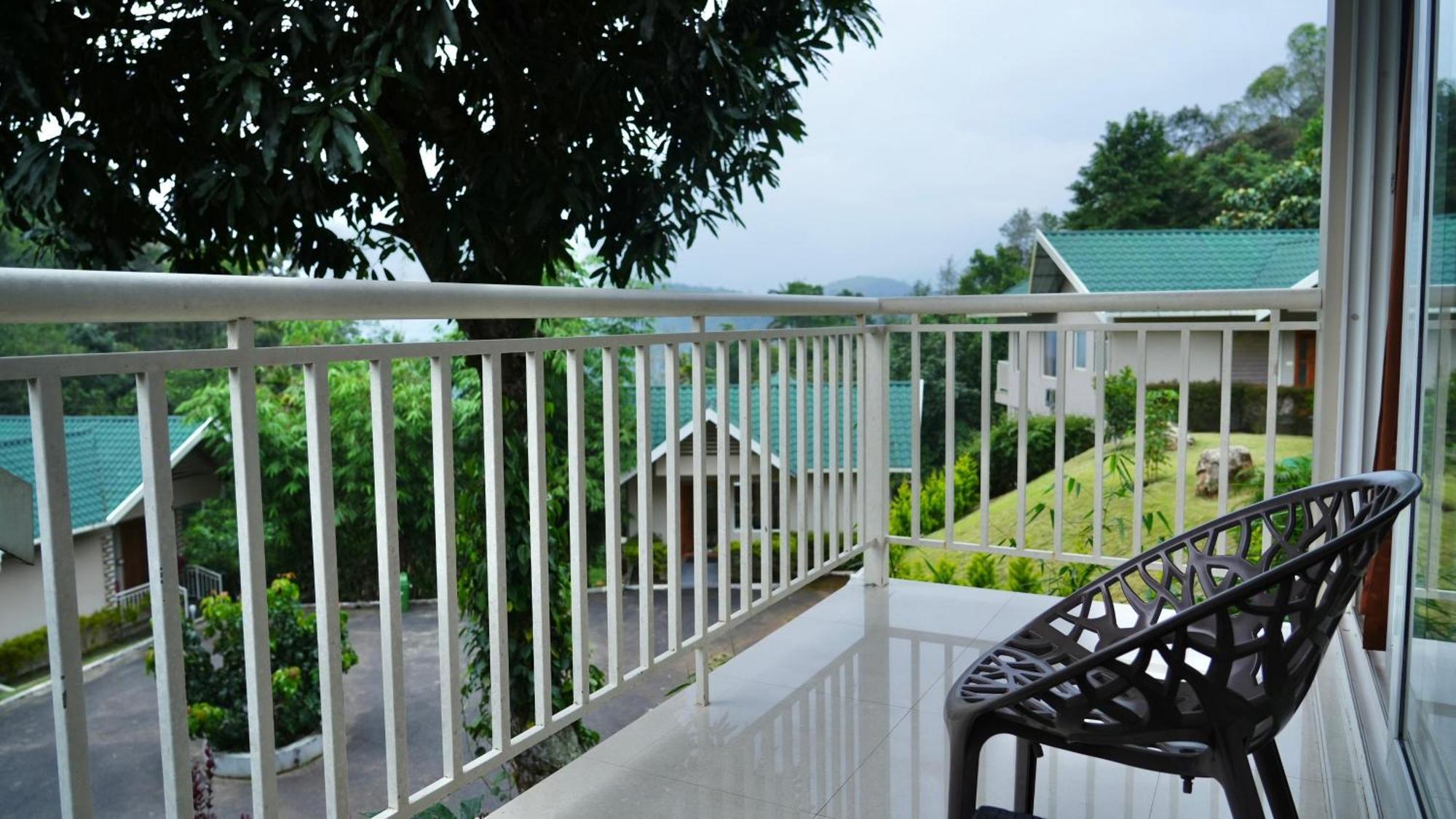 Aveda Munnar Mountains And Mist Hotel Exterior photo