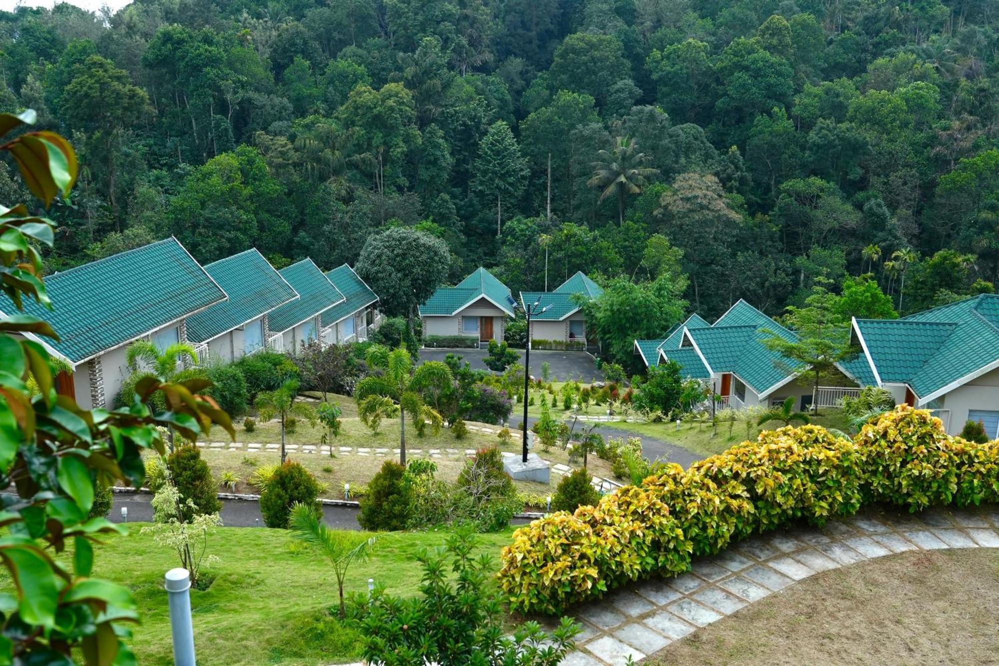 Aveda Munnar Mountains And Mist Hotel Exterior photo