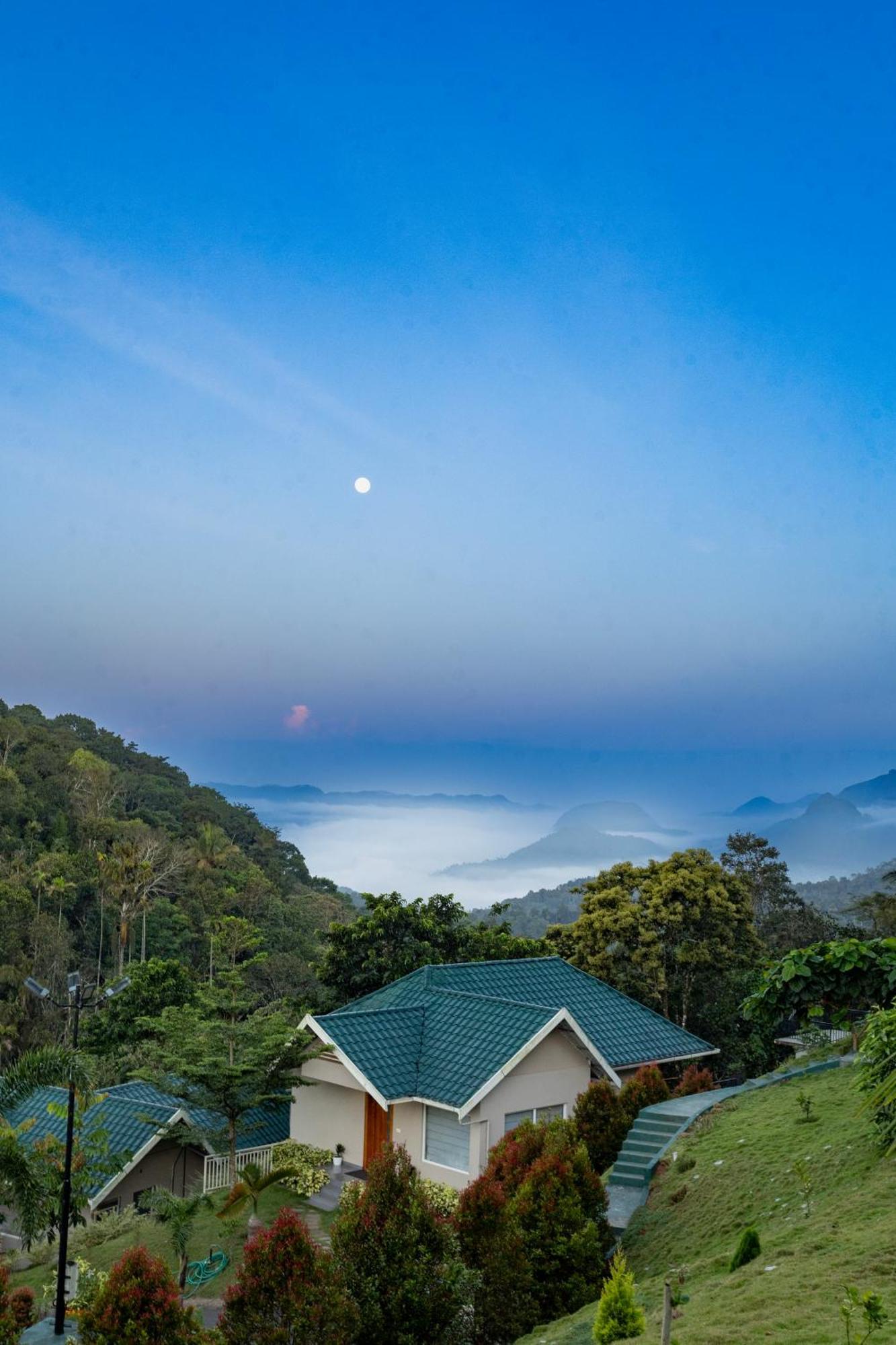 Aveda Munnar Mountains And Mist Hotel Exterior photo